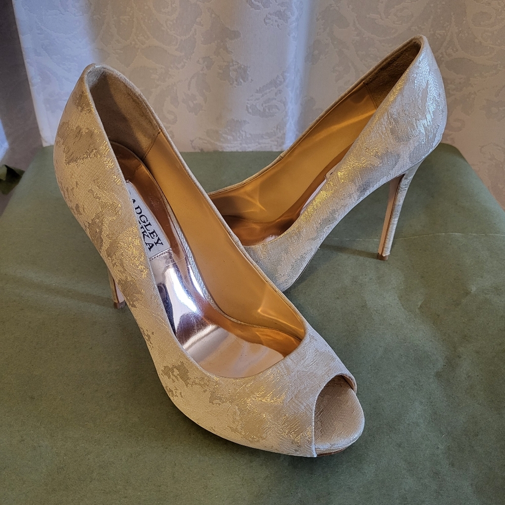 Badgley Mischka Women's Beige Peep Toe Heels, Size 7.5, Wedding Shoes
